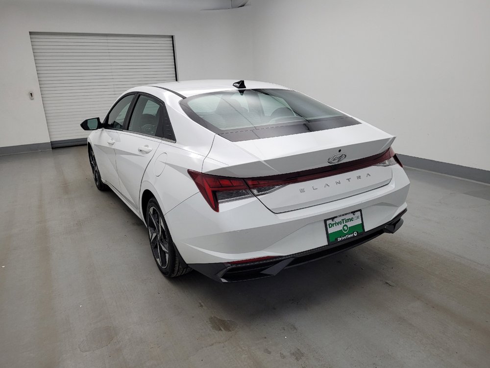 Used 2022 Hyundai Elantra SEL w/ Convenience + Premium Package FWD image 5