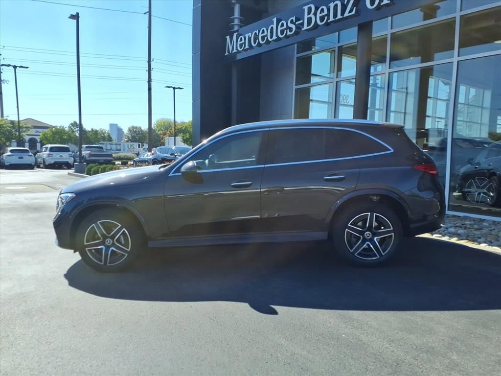 New 2026 Mercedes-Benz GLC 300 4MATIC image 3