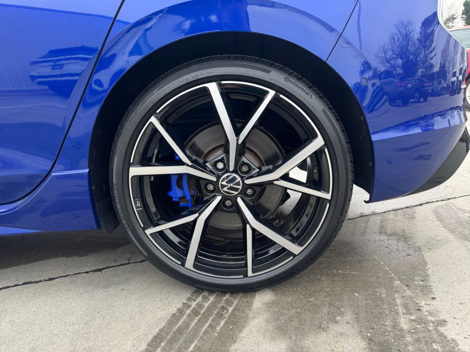 Used 2024 Volkswagen Golf R 2.0T image 26