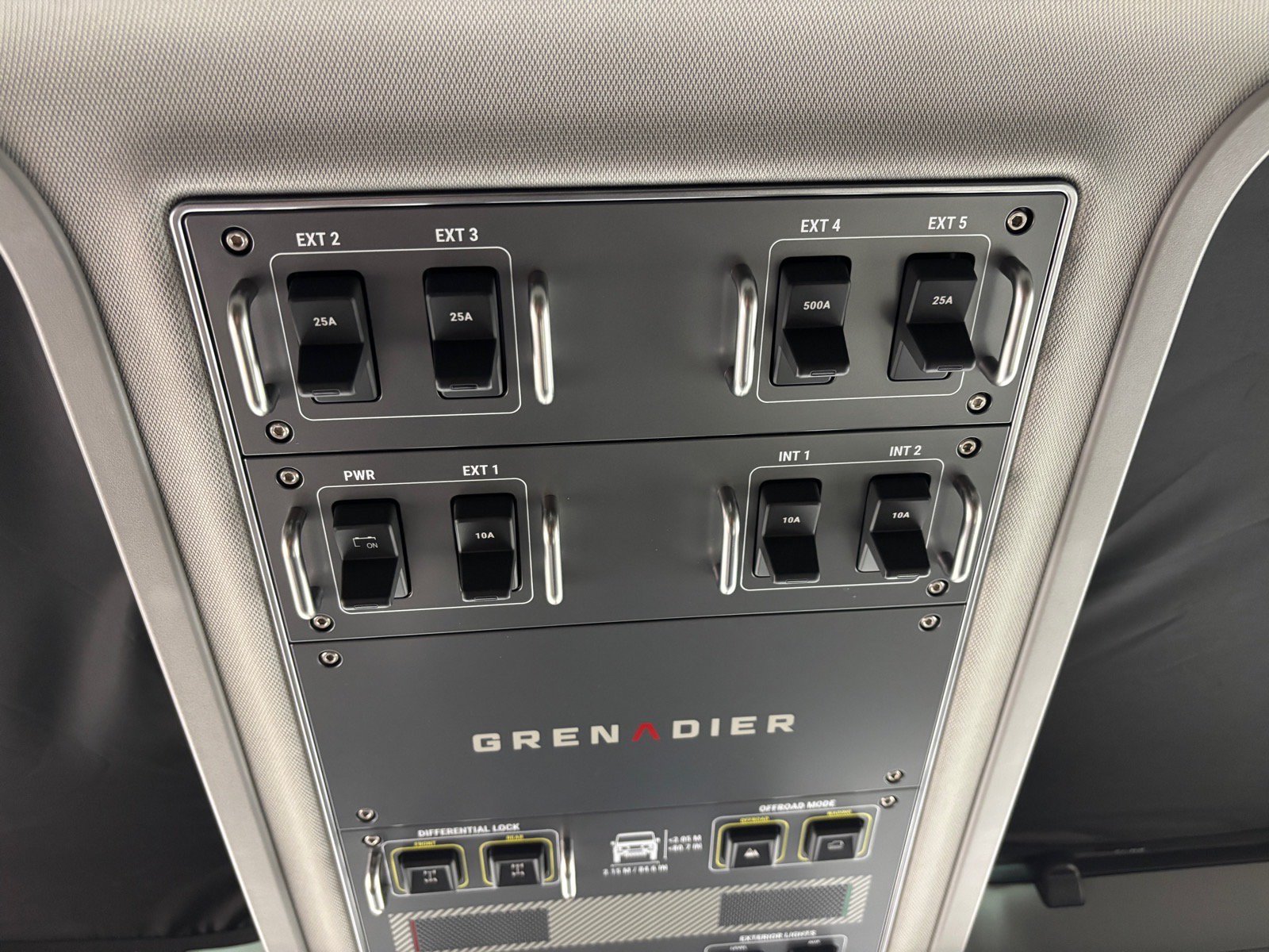 Used 2025 INEOS Grenadier Station Wagon AWD/4WD image 14