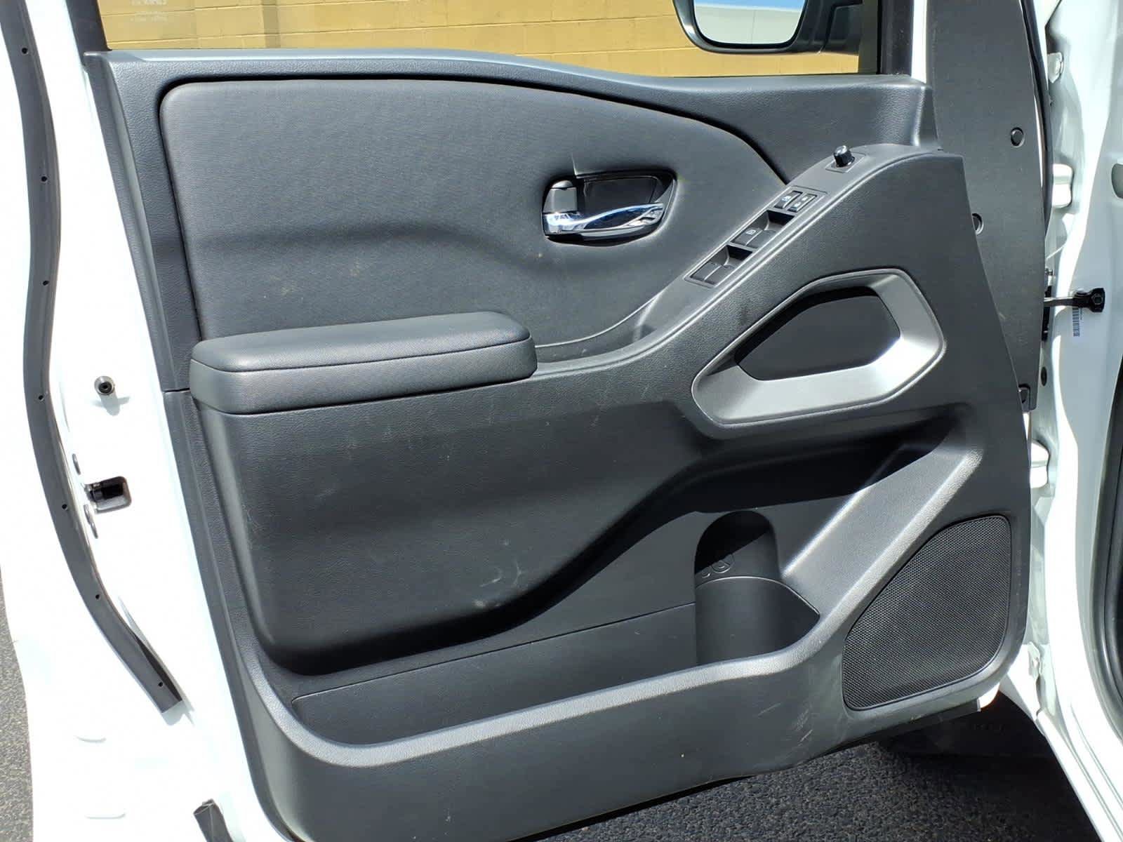 Used 2022 Nissan Frontier SV RWD image 21