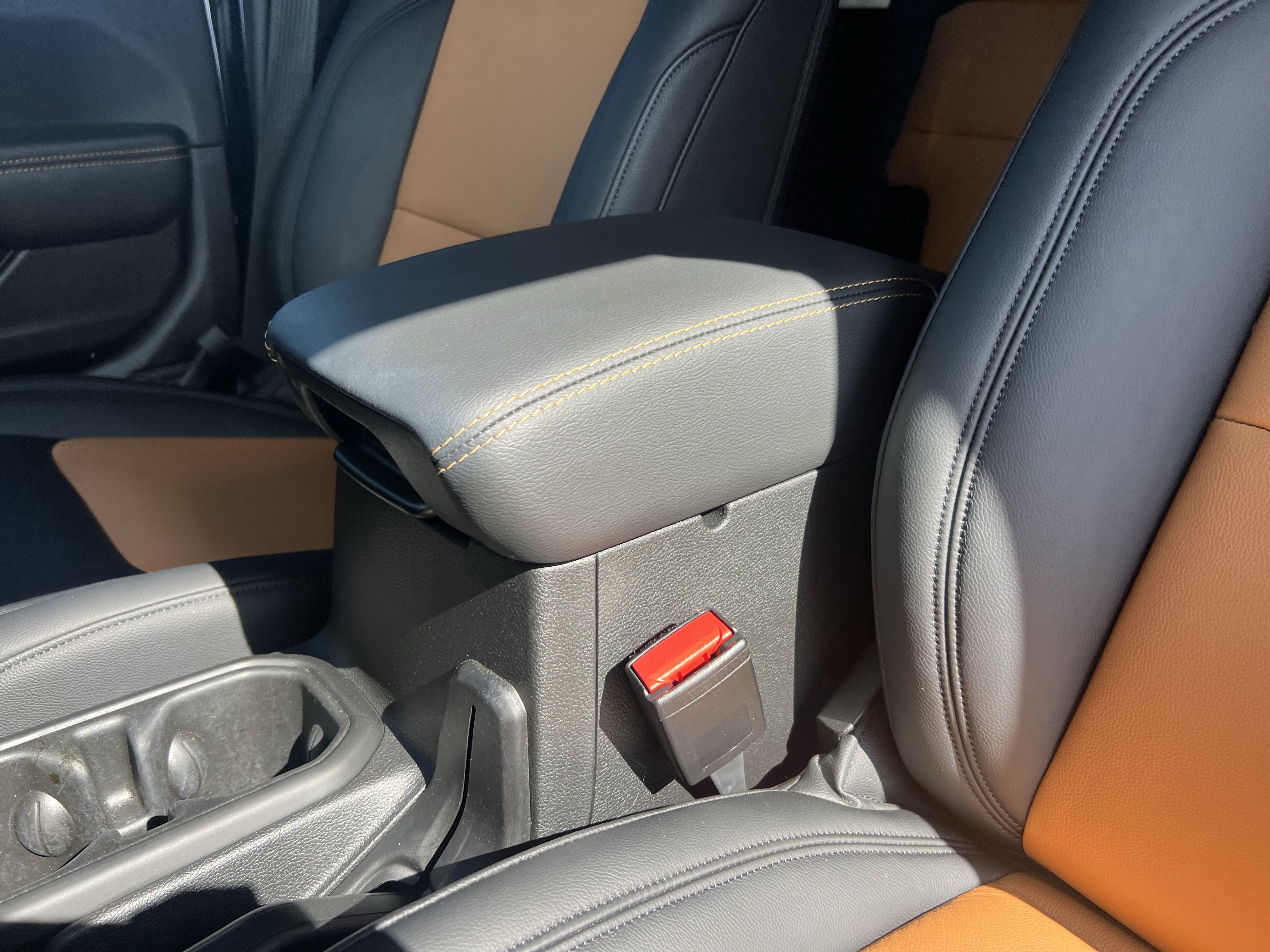 Used 2024 Jeep Wrangler Sahara image 28