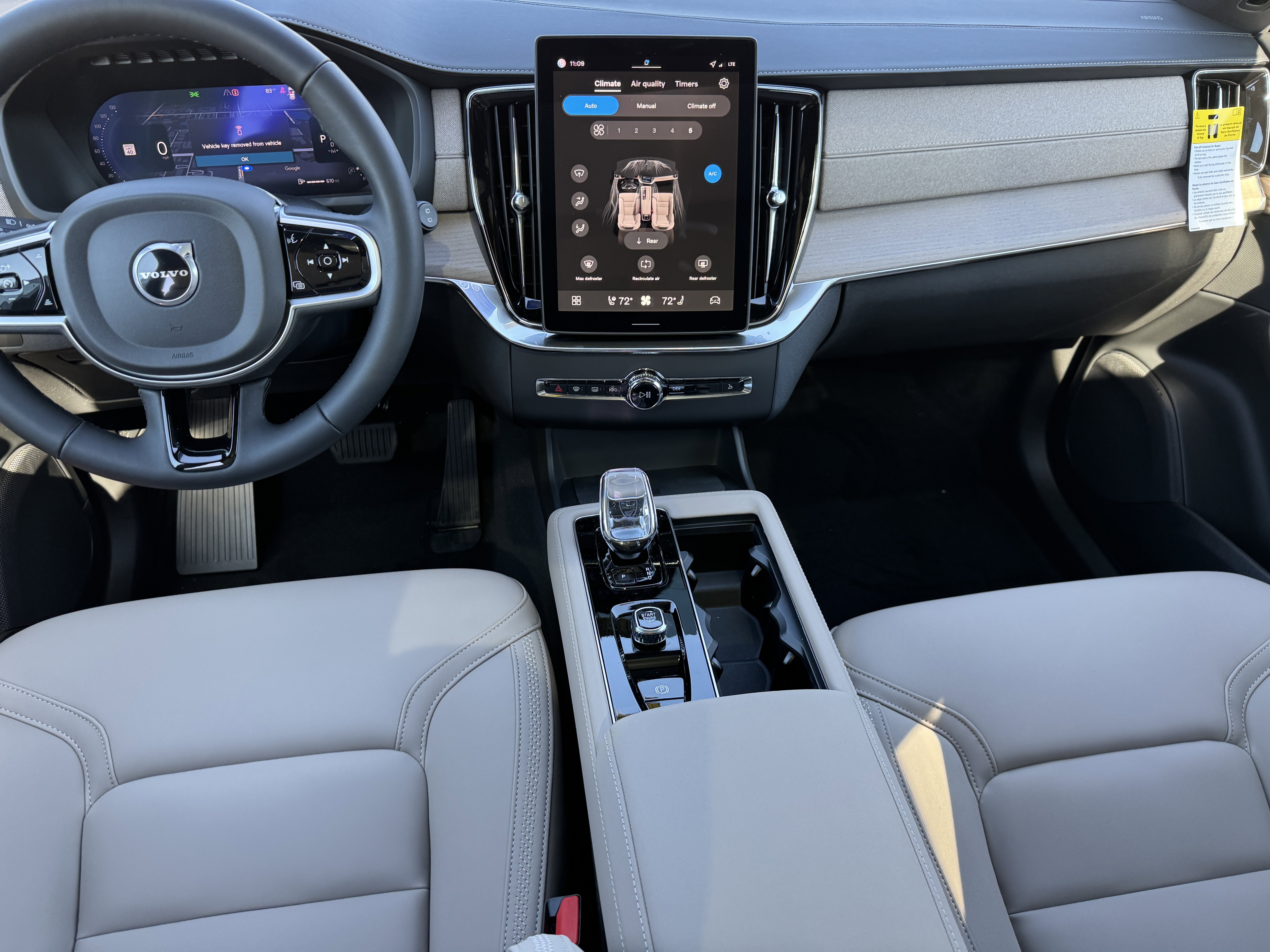 New 2026 Volvo XC90 B6 Plus w/ Protection Package image 15