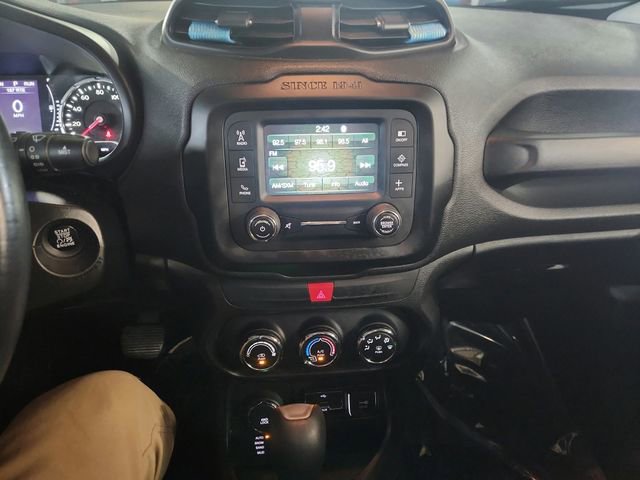 Used 2017 Jeep Renegade Altitude AWD/4WD image 14