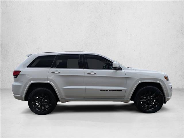 Used 2020 Jeep Grand Cherokee Altitude image 4