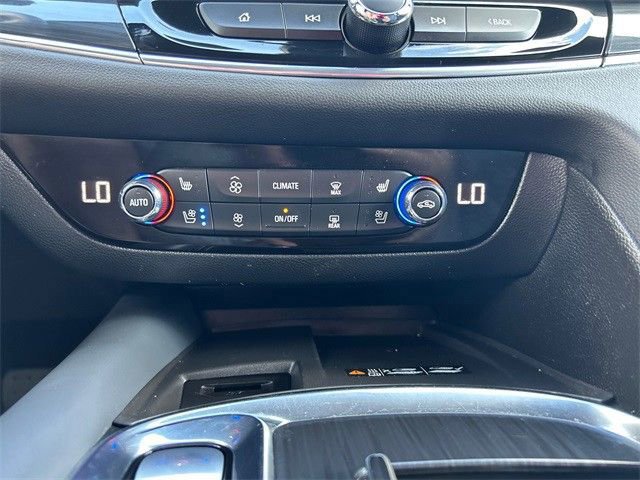 Used 2024 Buick Enclave Premium image 28