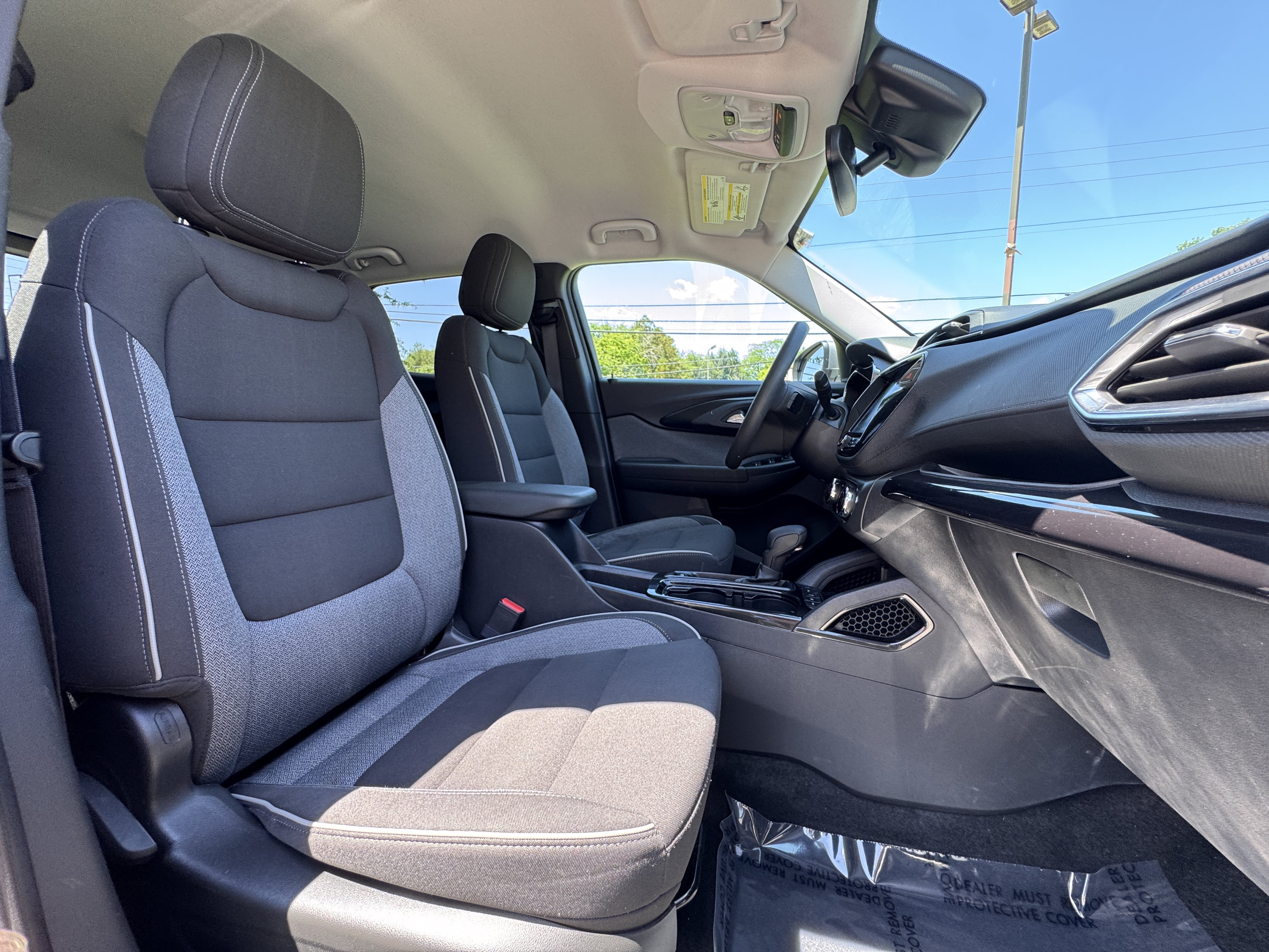 Used 2023 Chevrolet TrailBlazer LT w/ Convenience Package AWD/4WD image 9