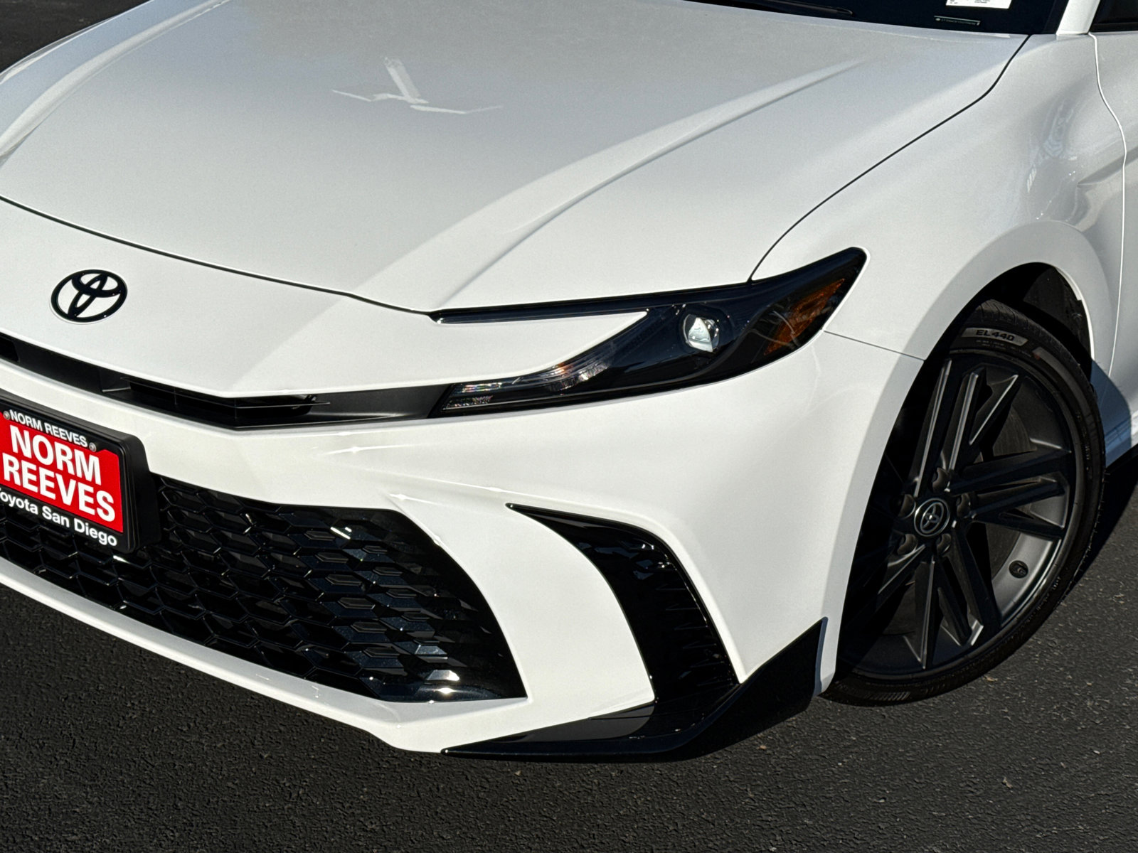 New 2026 Toyota Camry Hybrid FWD image 3