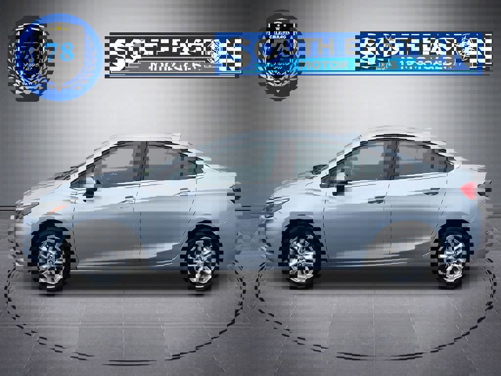 Used 2017 Chevrolet Cruze LT w/ Convenience Package image 7