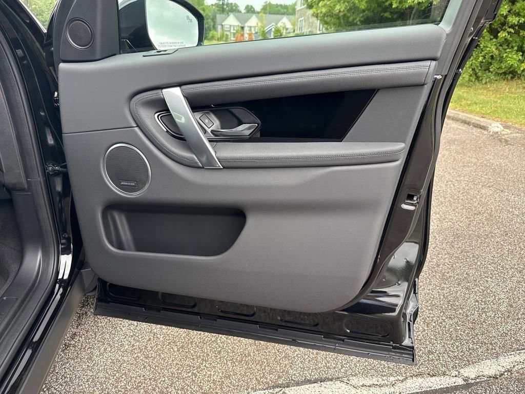 New 2025 Land Rover Discovery Sport S AWD/4WD image 15