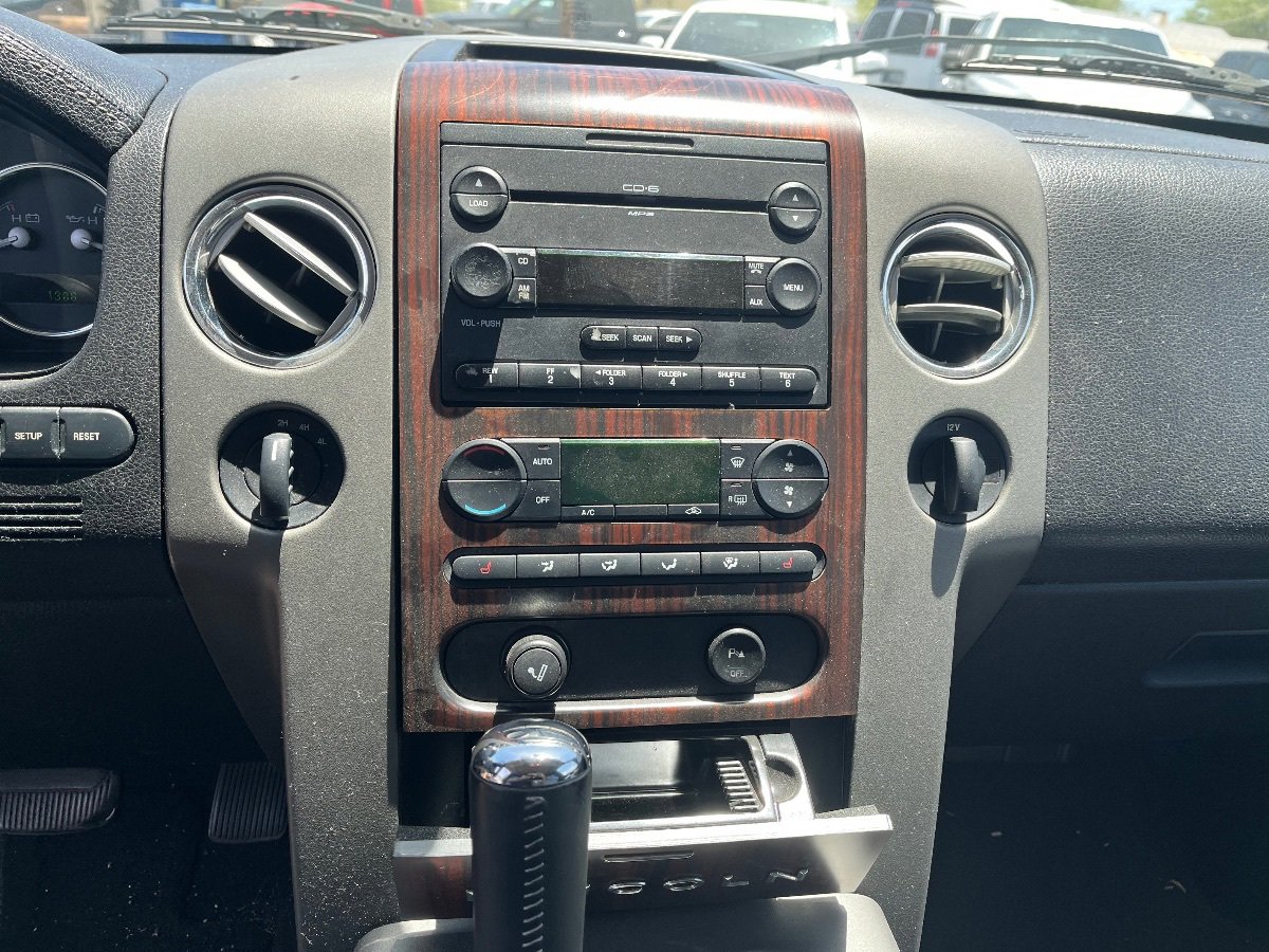 Used 2006 Lincoln Mark LT 4x4 image 9