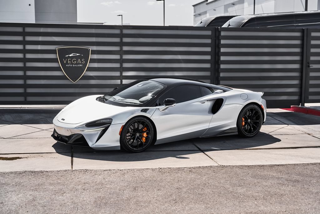 Used 2023 McLaren Artura RWD image 6