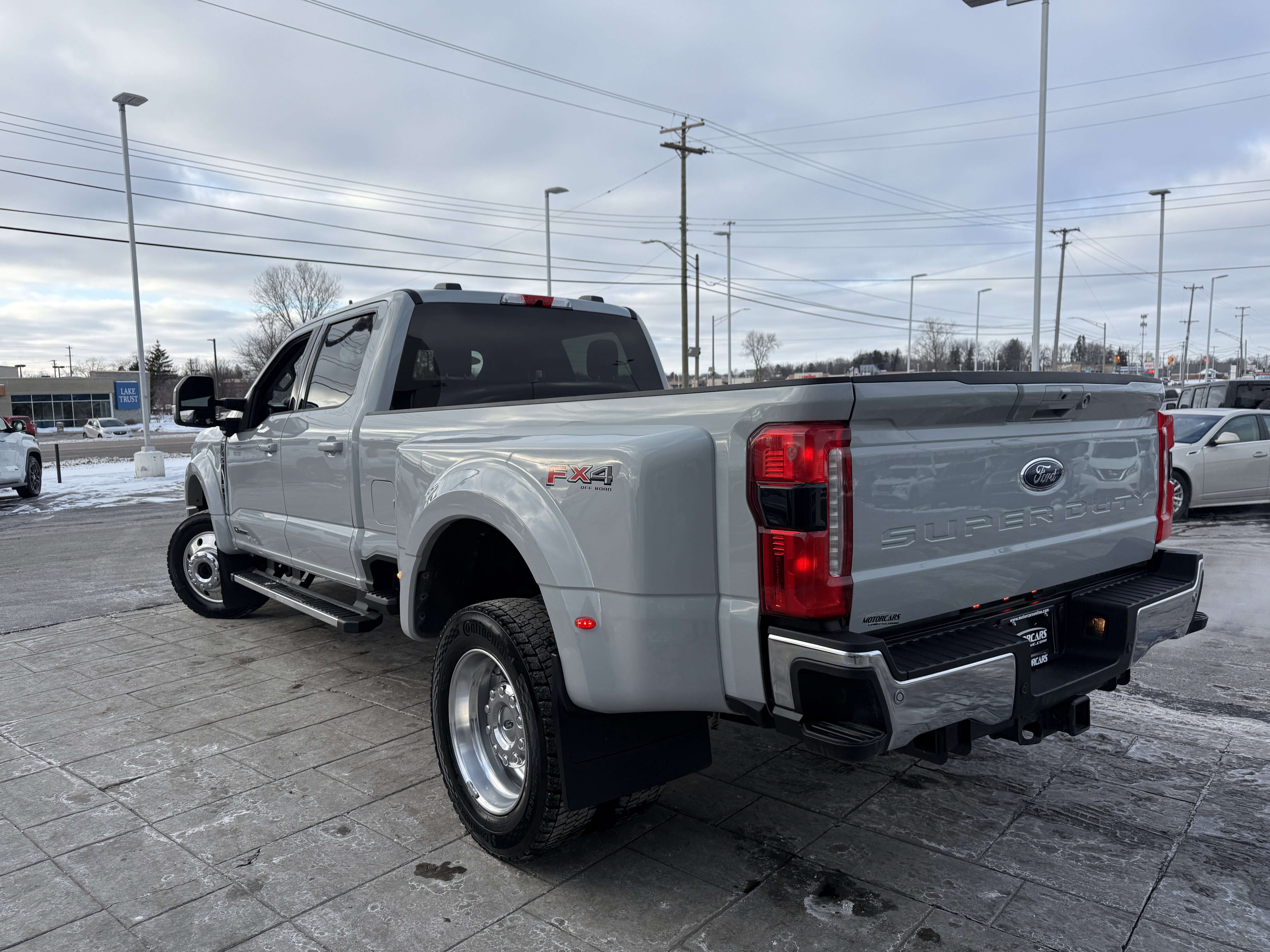 Used 2025 Ford F450 Lariat w/ FX4 Off-Road Package image 4