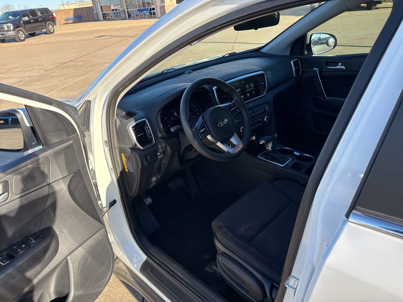 Used 2022 Kia Sportage LX image 19