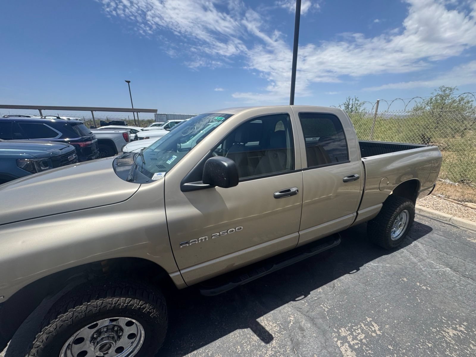 Used 2005 Dodge Ram 2500 Truck ST AWD/4WD image 2