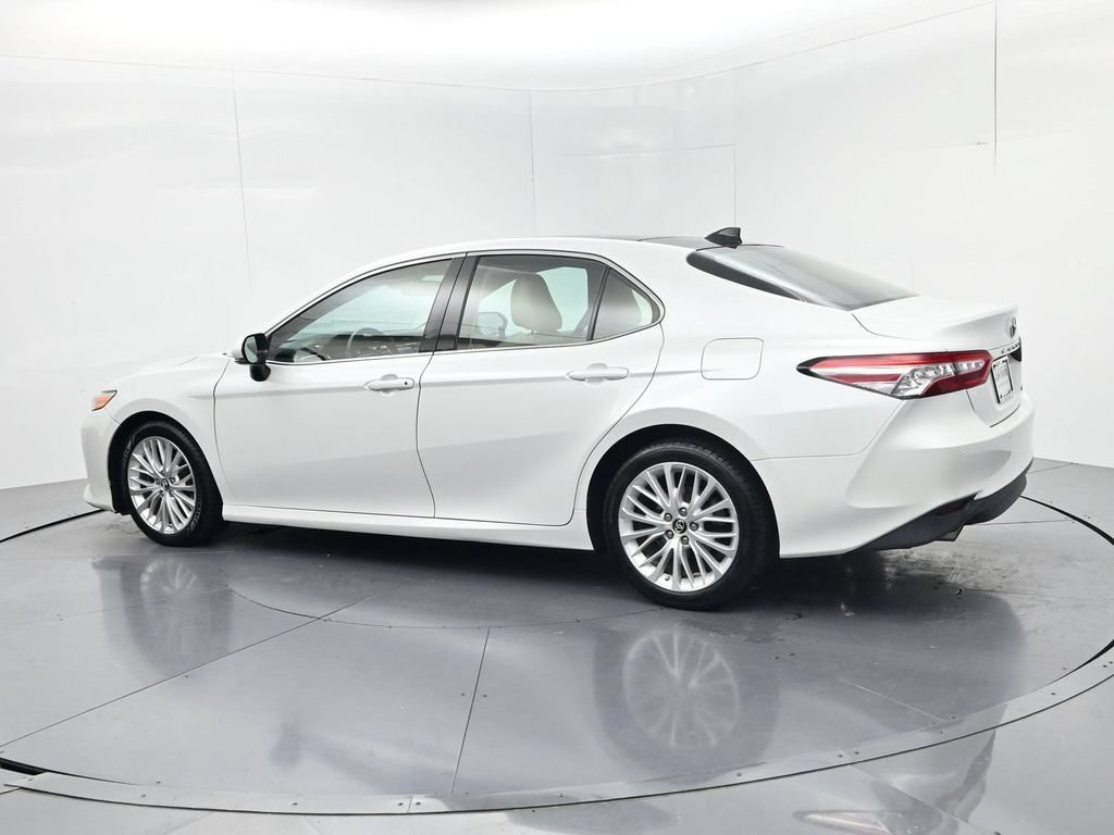 Used 2018 Toyota Camry XLE FWD image 5