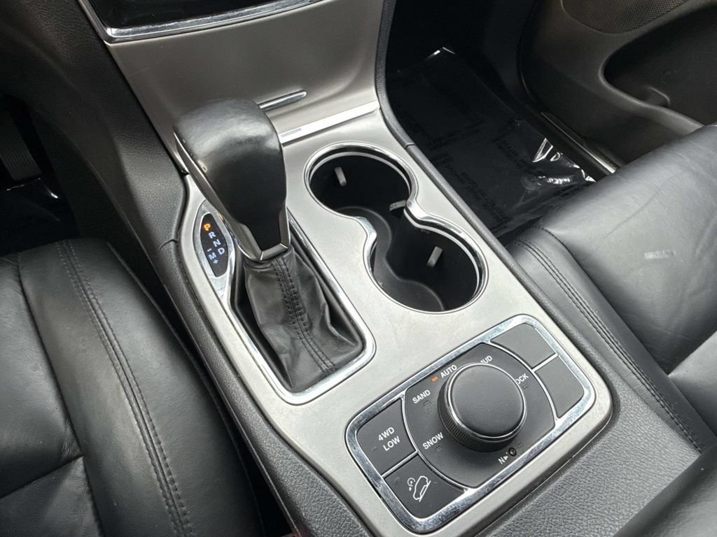 Used 2020 Jeep Grand Cherokee Limited AWD/4WD image 17