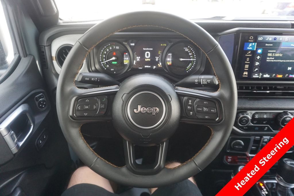 Used 2024 Jeep Wrangler Unlimited AWD/4WD image 3