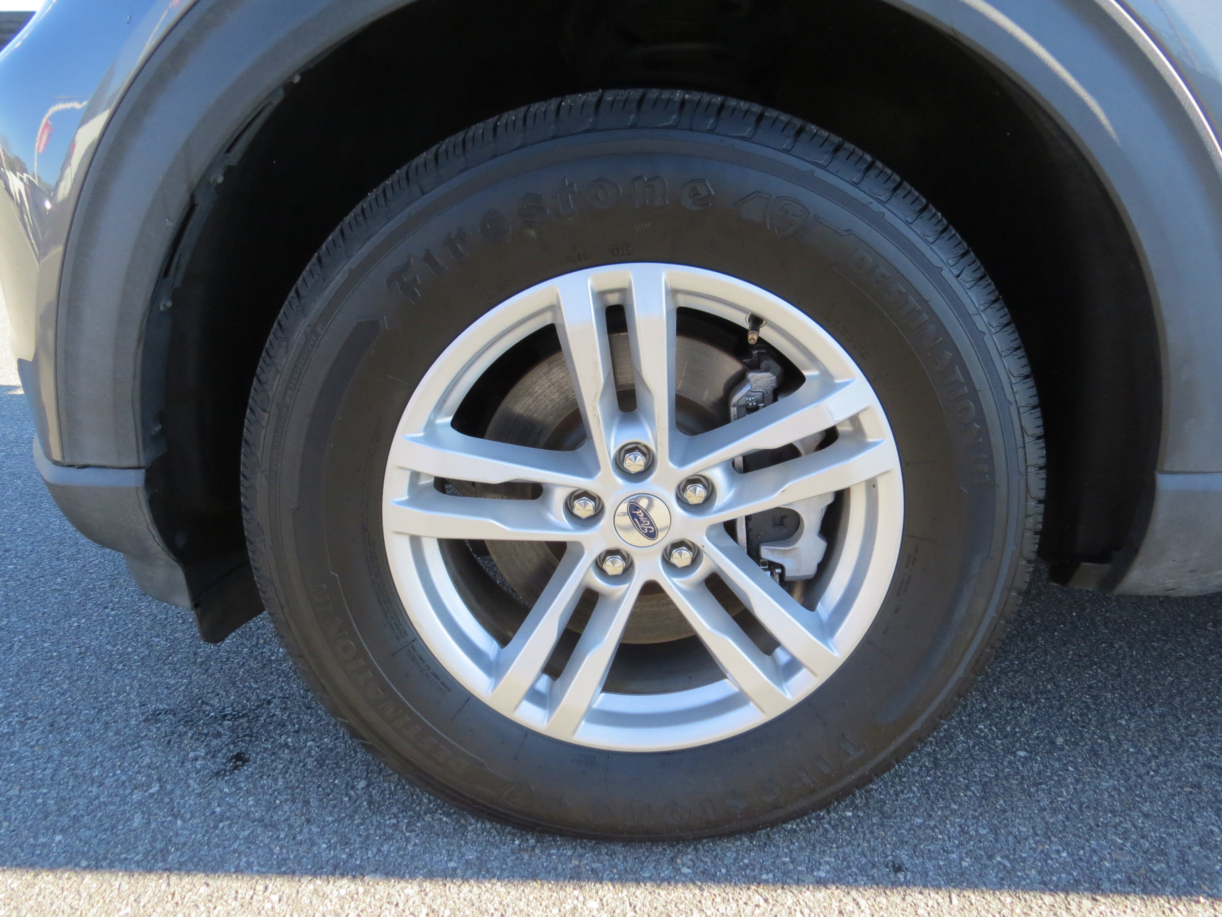 Used 2022 Ford Explorer XLT w/ Equipment Group 202A image 12