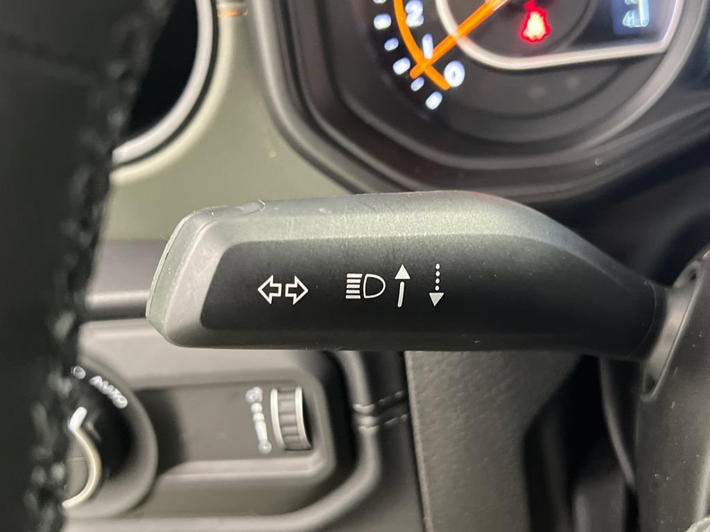 Used 2025 Jeep Gladiator Mojave w/ Convenience Group AWD/4WD image 36