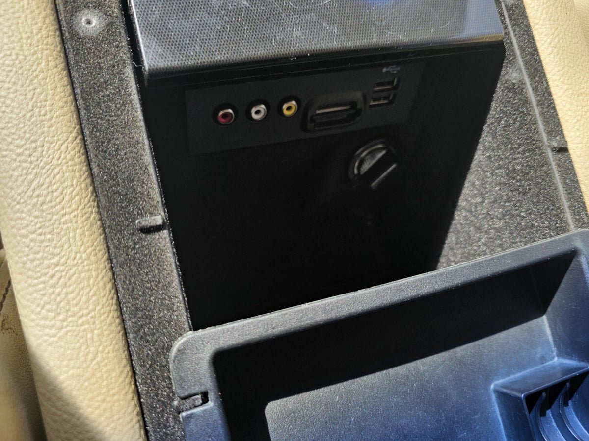 Used 2013 Ford Taurus Limited FWD image 22