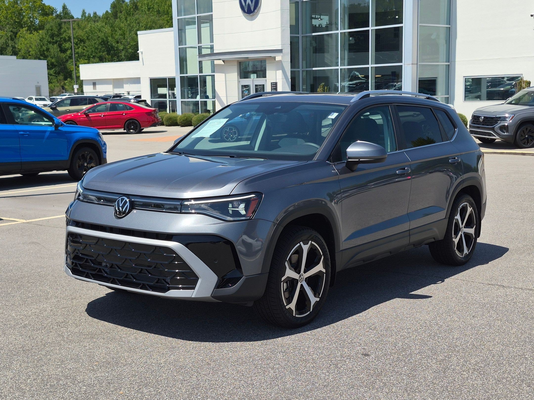 Used 2026 Volkswagen Taos SEL AWD/4WD image 7