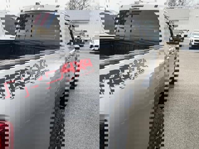 Used 2017 Toyota Tacoma SR5 image 20