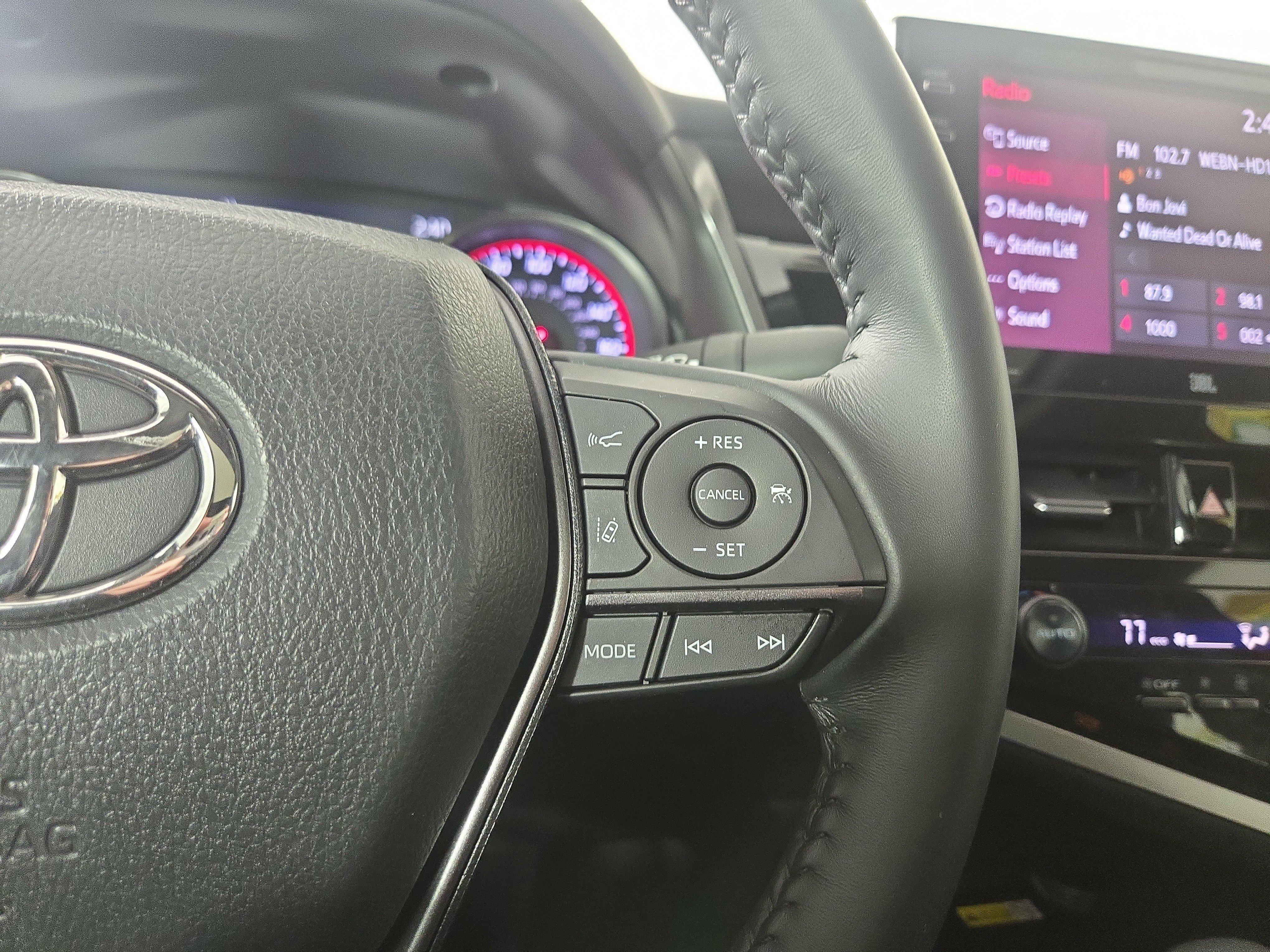 Used 2022 Toyota Camry XSE image 16