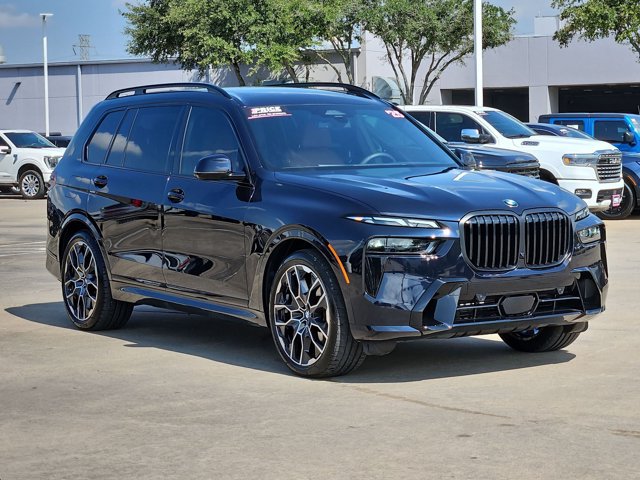 Used 2025 BMW X7 xDrive40i w/ M Sport Package AWD/4WD video 3