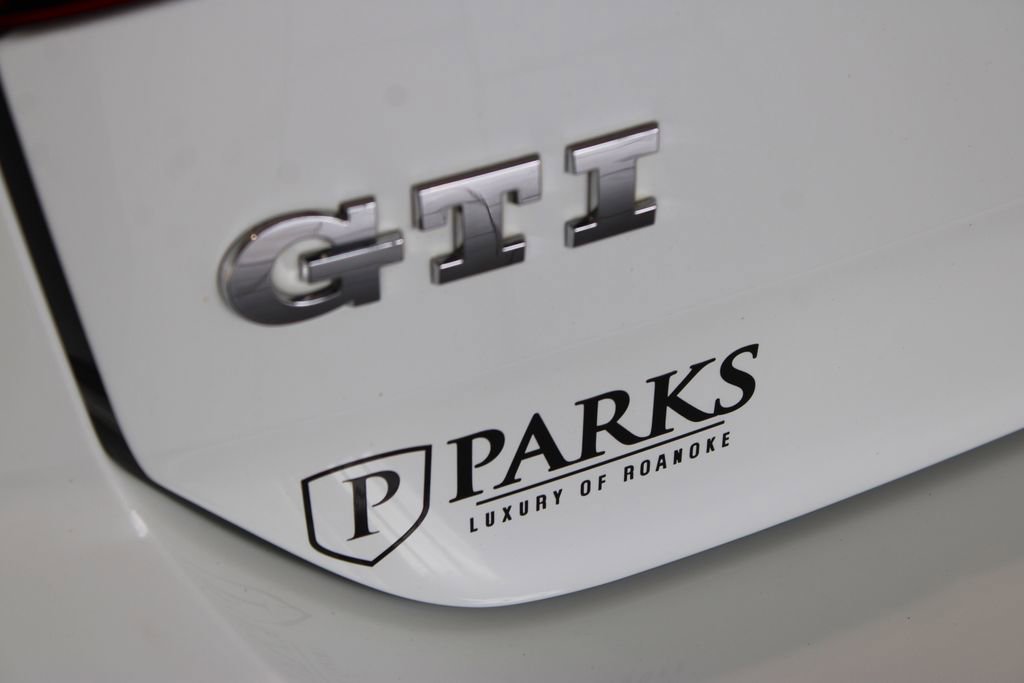 Used 2018 Volkswagen GTI SE image 33