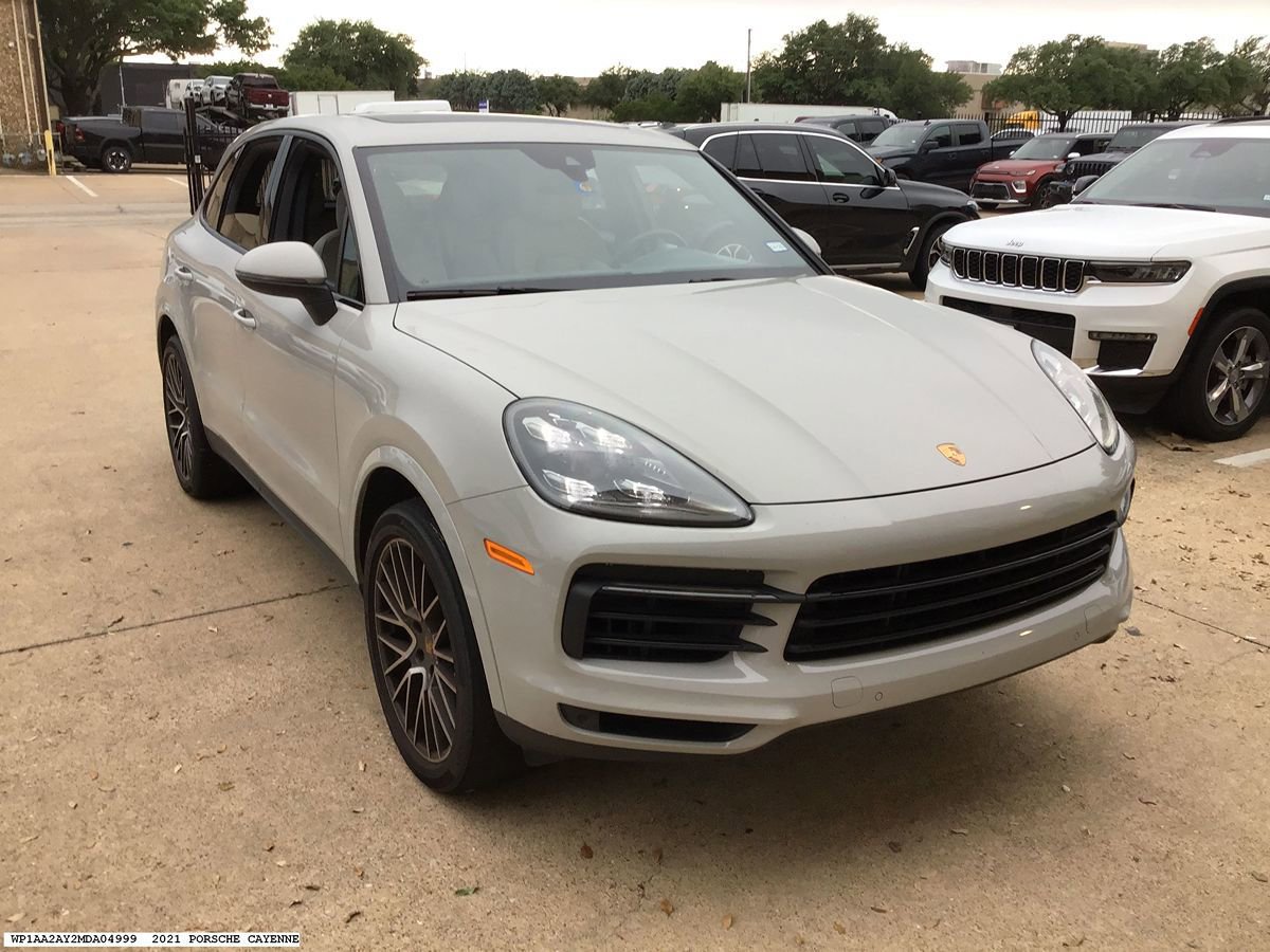 Used 2021 Porsche Cayenne AWD/4WD image 5