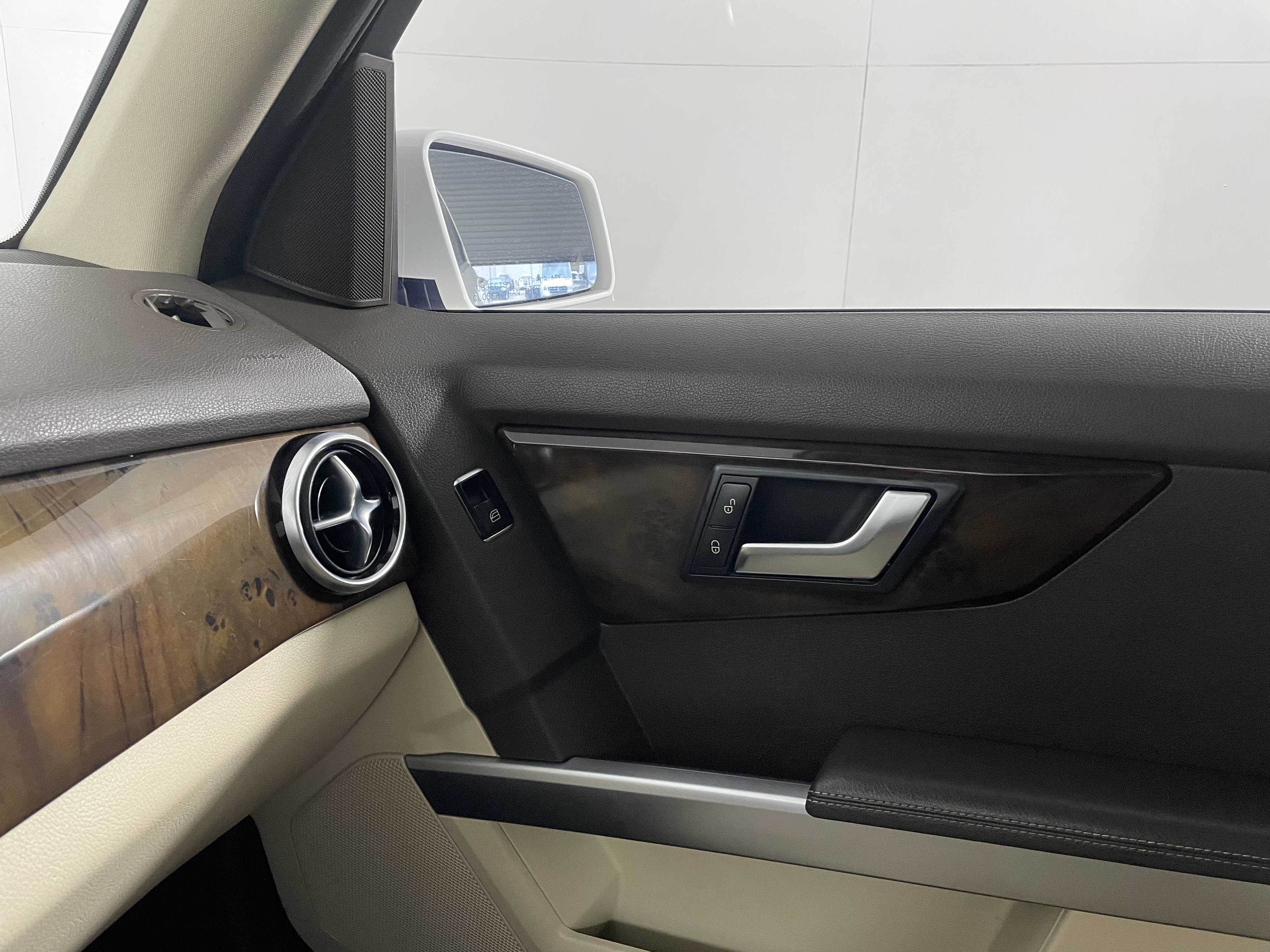 Used 2015 Mercedes-Benz GLK 350 4MATIC image 12