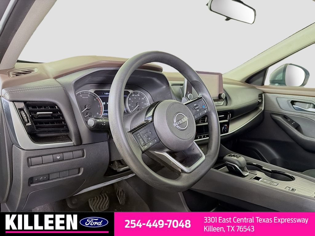 Used 2022 Nissan Rogue SV FWD image 11