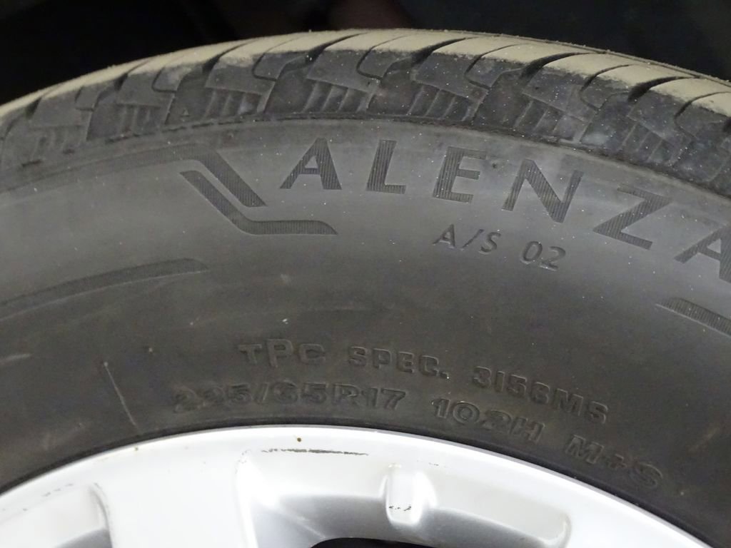 Used 2014 Chrysler Town & Country Touring image 39