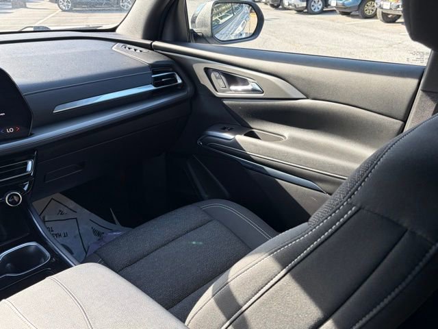 Used 2025 Chevrolet Traverse LT image 34
