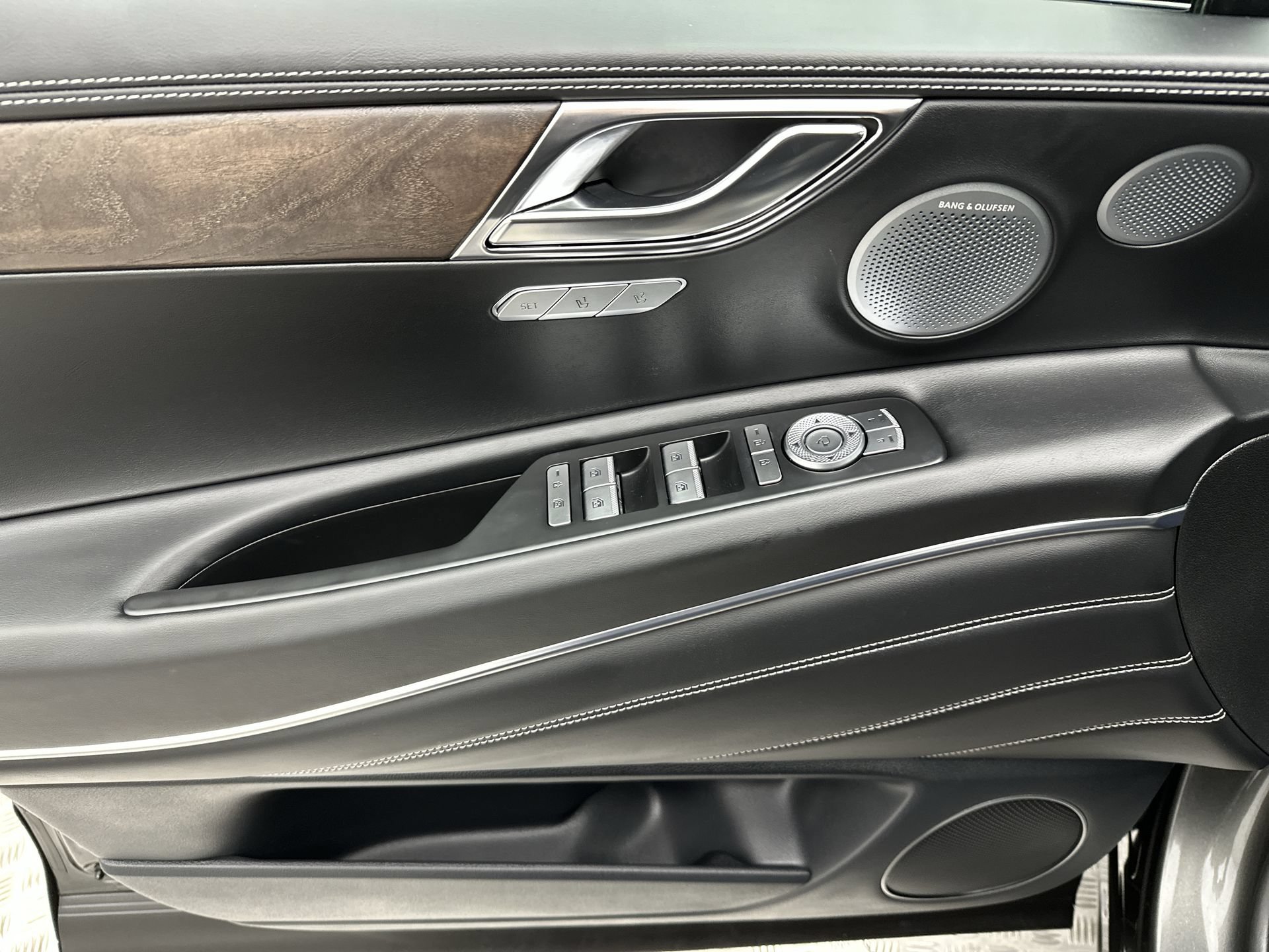 Certified 2026 Genesis GV80 2.5T Advanced AWD/4WD image 13