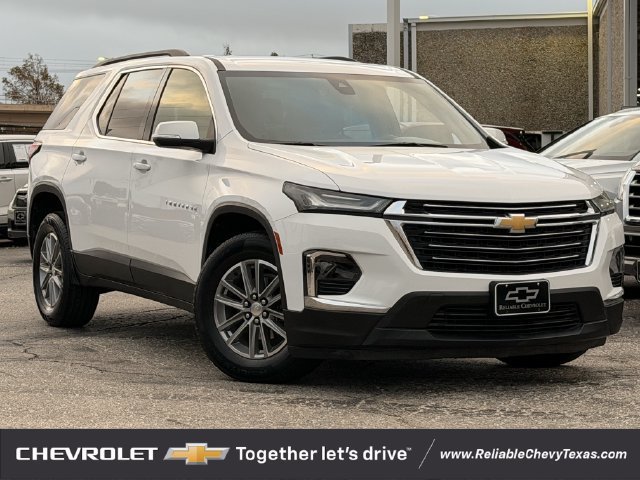 Used 2023 Chevrolet Traverse LT FWD image 2