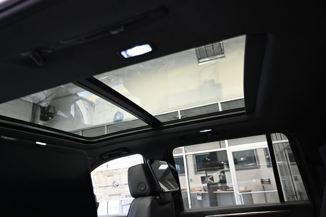 New 2026 Chevrolet Suburban High Country AWD/4WD image 15