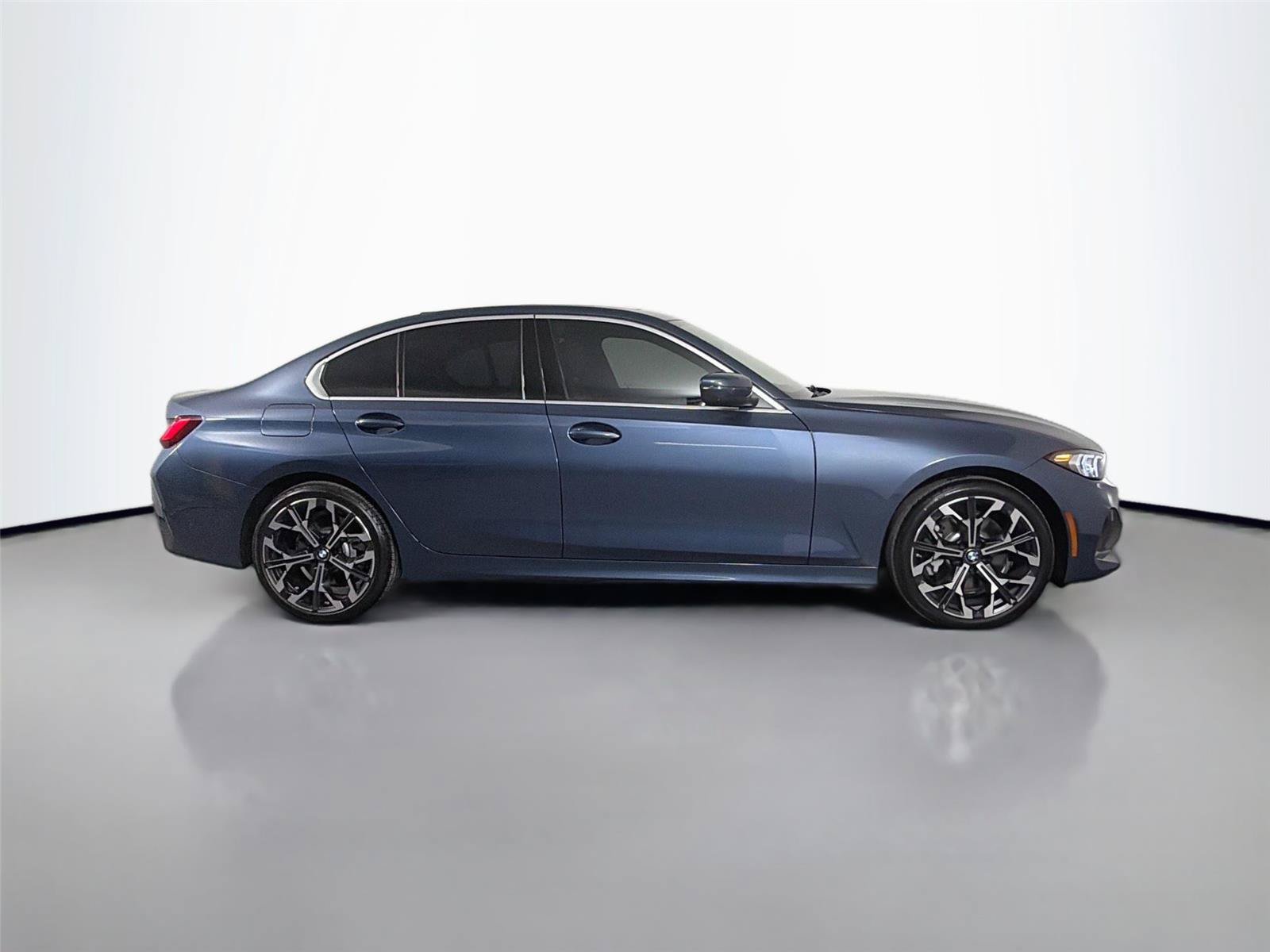 New 2026 BMW 330i xDrive Sedan w/ Premium Package AWD/4WD image 4