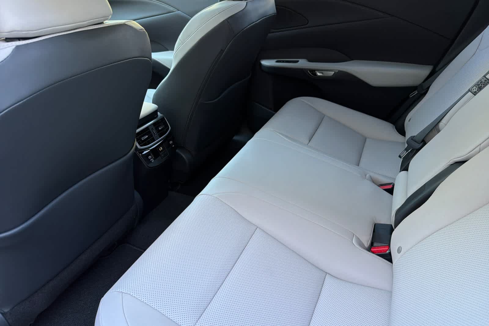 New 2026 Lexus RX 350h AWD/4WD image 4
