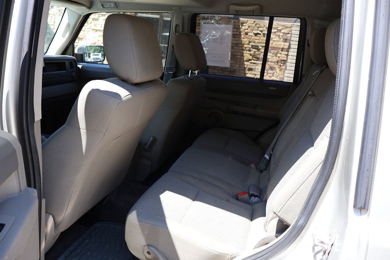 Used 2007 Jeep Commander Sport AWD/4WD image 25
