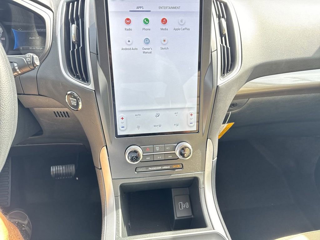 New 2024 Ford Edge SE w/ Black Appearance Package image 10