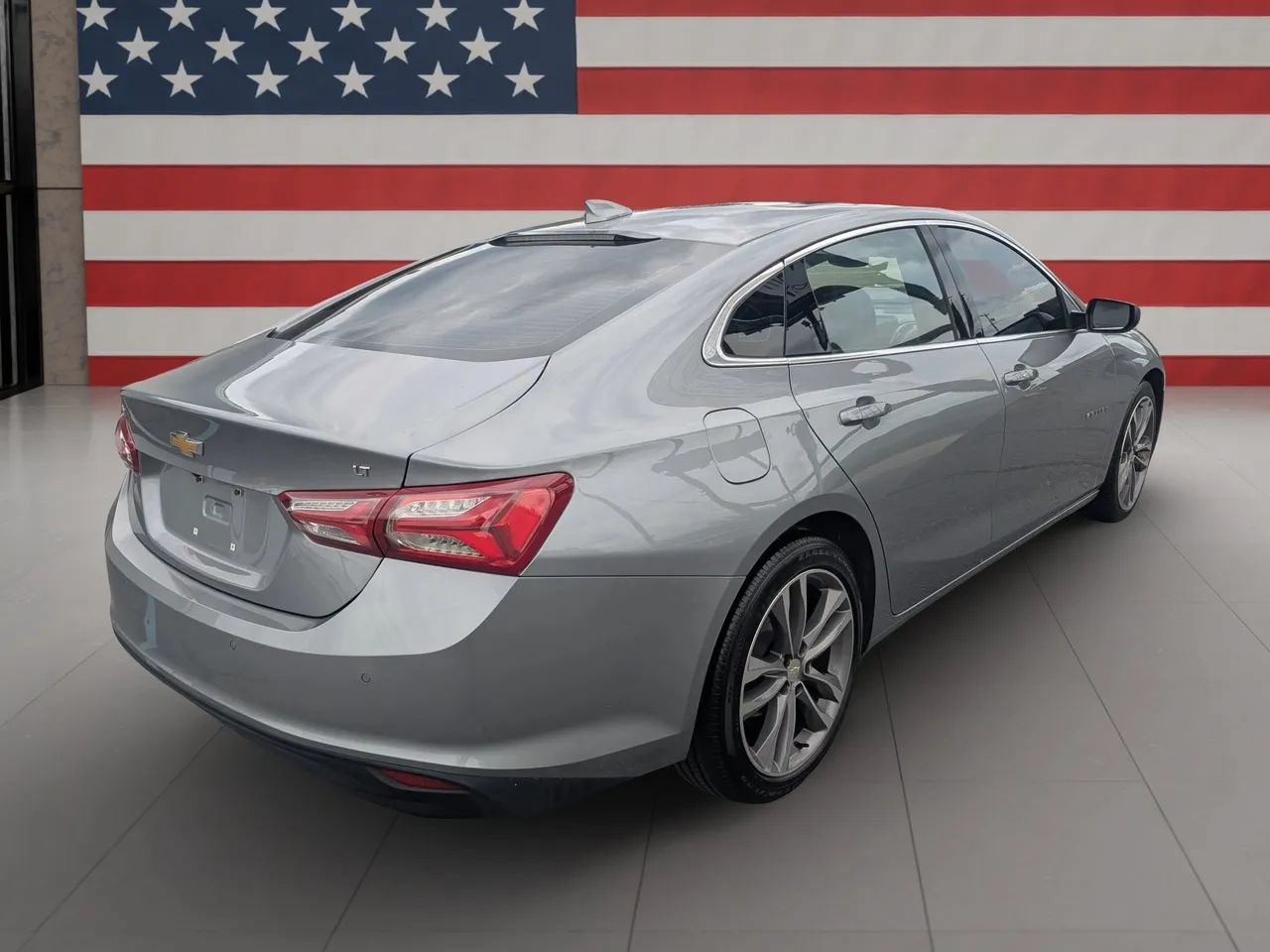 Used 2023 Chevrolet Malibu LT w/ Driver Confidence Package FWD image 5