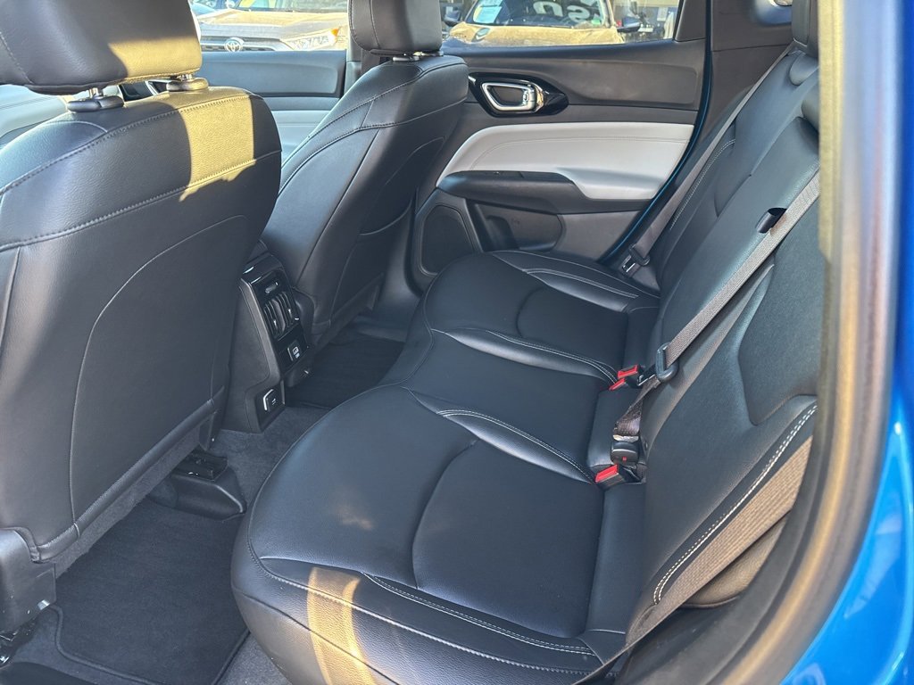 Used 2025 Jeep Compass Limited image 14