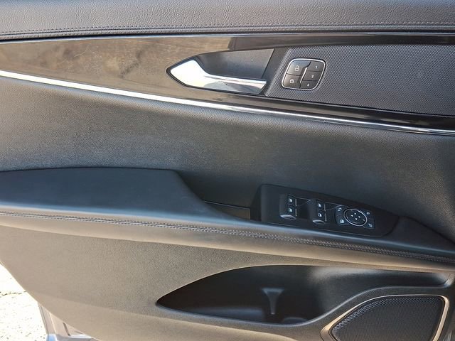 Used 2023 Lincoln Nautilus Reserve image 8