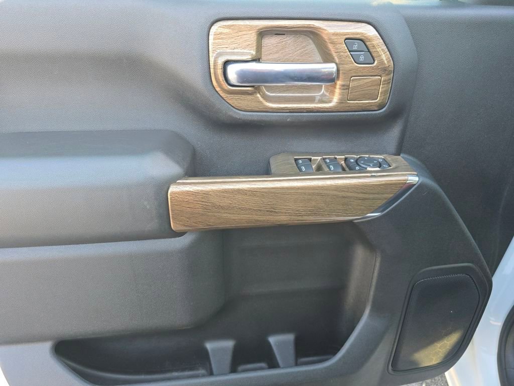 Used 2020 Chevrolet Silverado 2500 Custom w/ Custom Value Package image 10