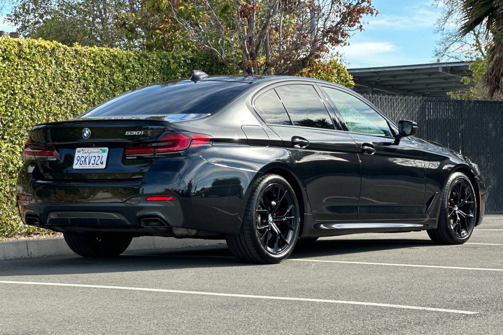 Used 2023 BMW 530i w/ M Sport Package RWD image 4