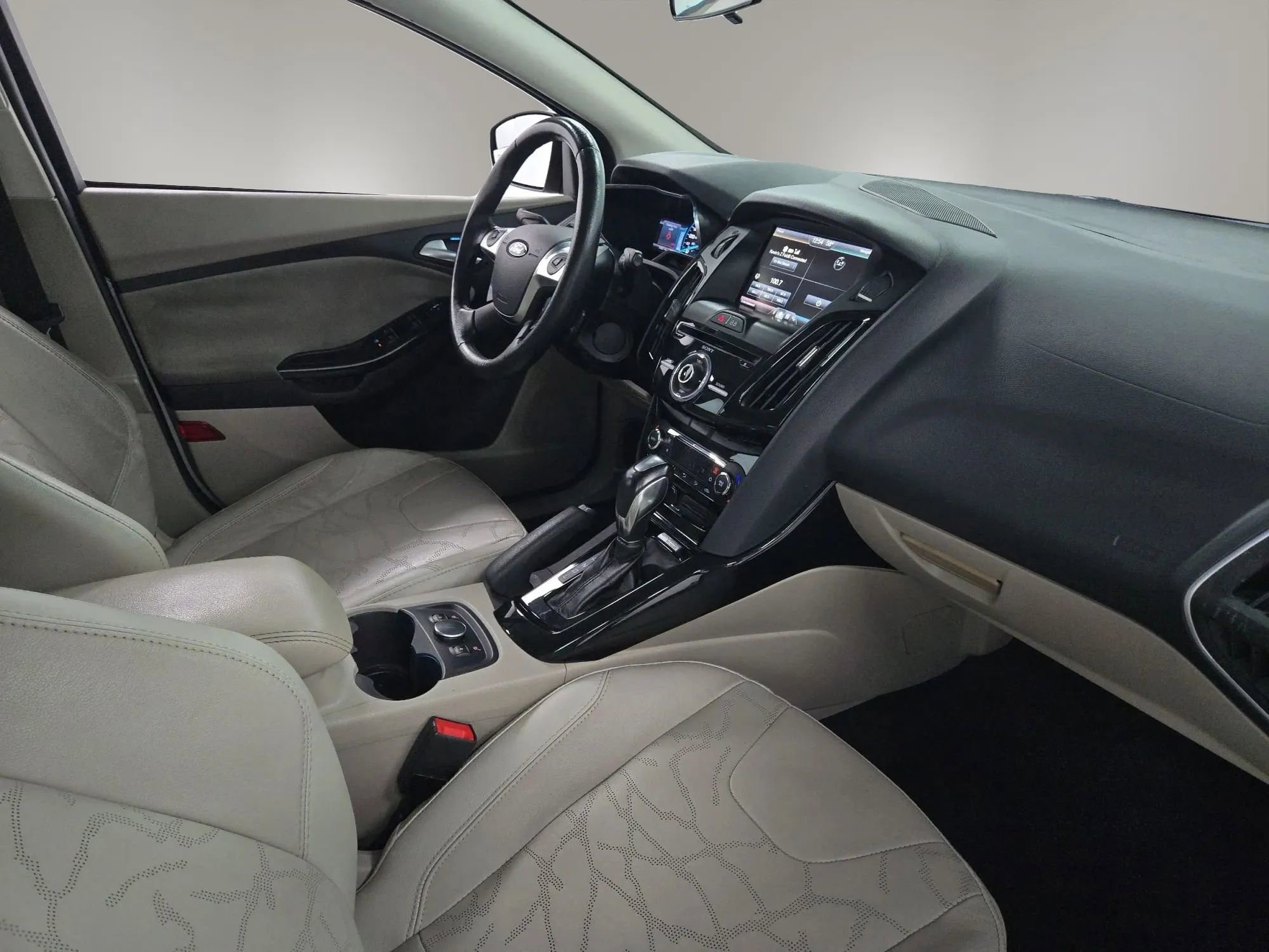 Used 2014 Ford Focus Electric Hatchback image 26