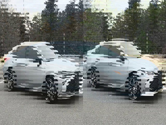 Used 2020 Toyota Avalon XSE image 2