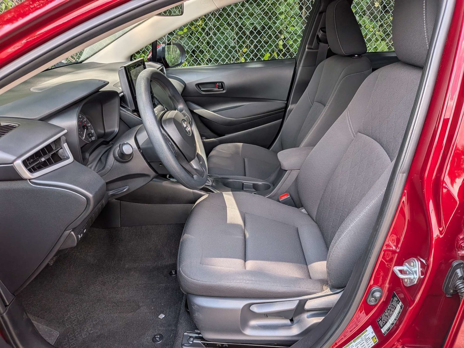 Used 2025 Toyota Corolla LE w/ Convenience Package FWD image 18